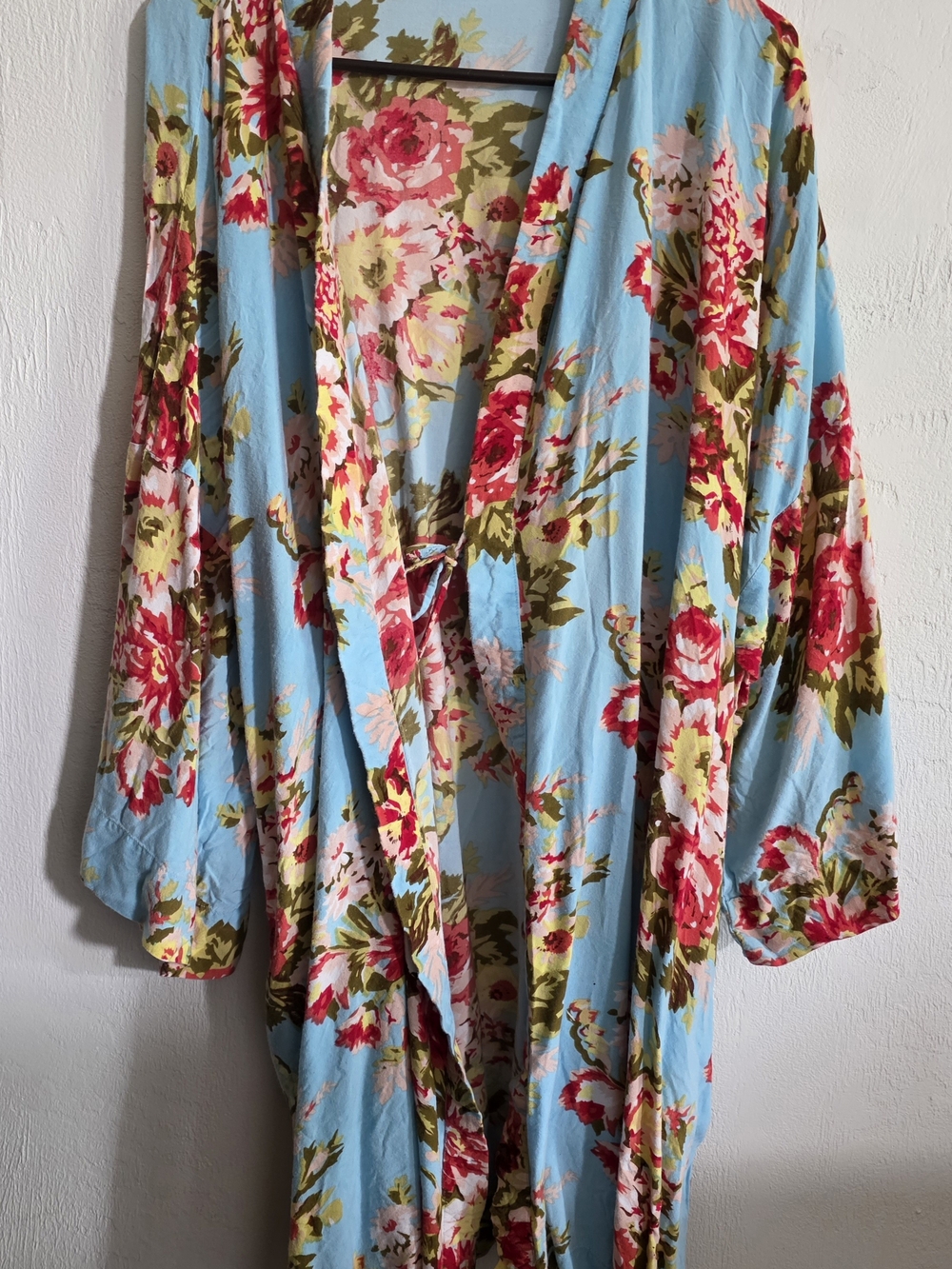 Romantic 90s Cabbage Rose Kimono Wrap Robe – Sky Blue & Pink Floral Boho Lounge